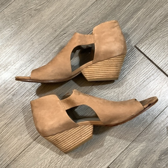 Eileen Fisher Iris Beige Suede/Leather Nubuck Sandals size 9 - Picture 7 of 10